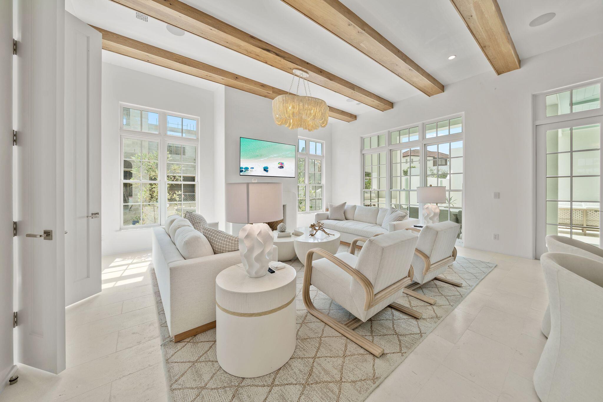 Image 3: Living Area