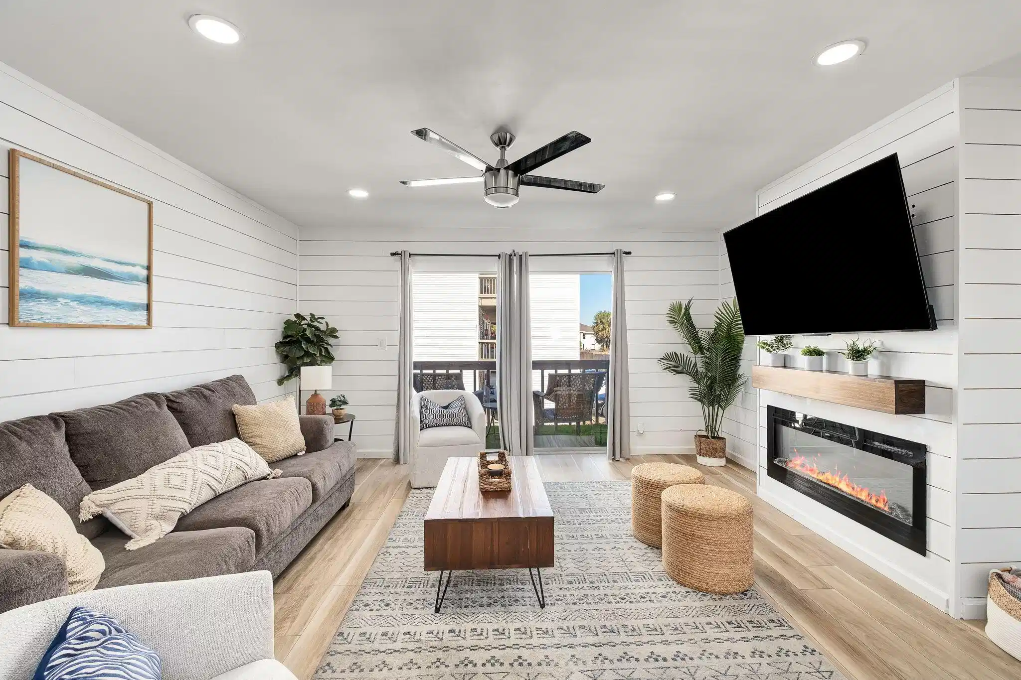 Image 1: 32-web-or-mls-dune-lake-studio-32