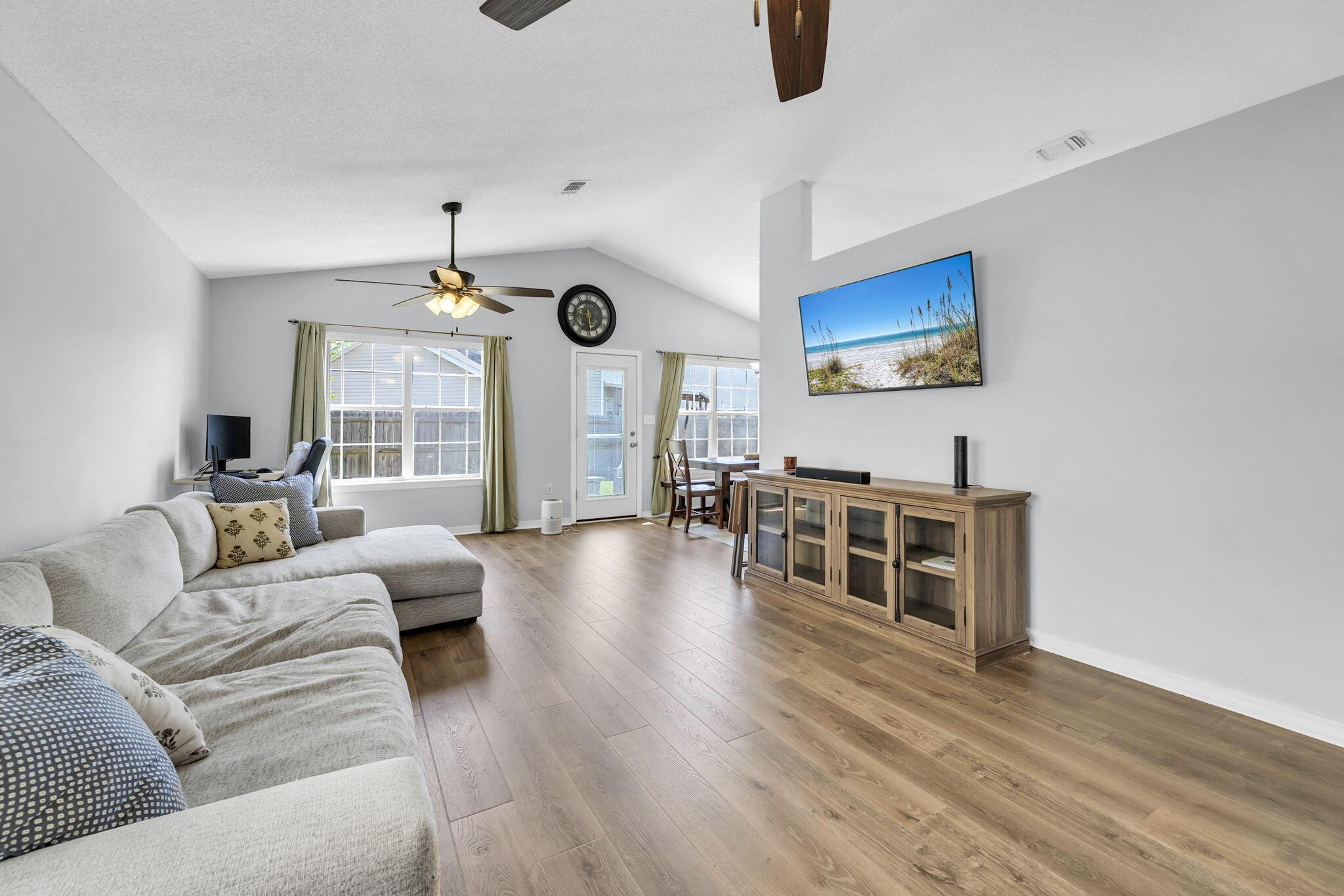 Image 4: 16-web-or-mls-DSC03282