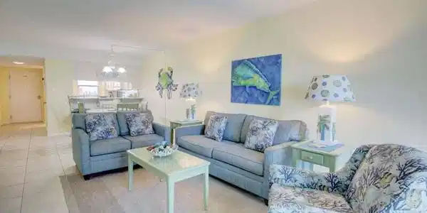 909 Santa Rosa Boulevard