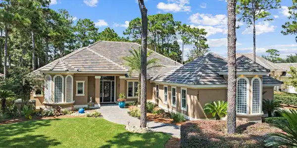 1435 E Baytowne Circle