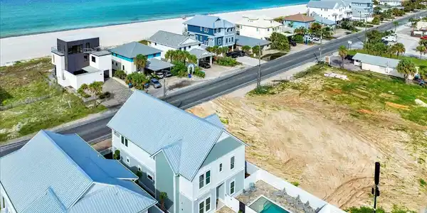 Image 2: 05-16418 Front Beach Rd_03