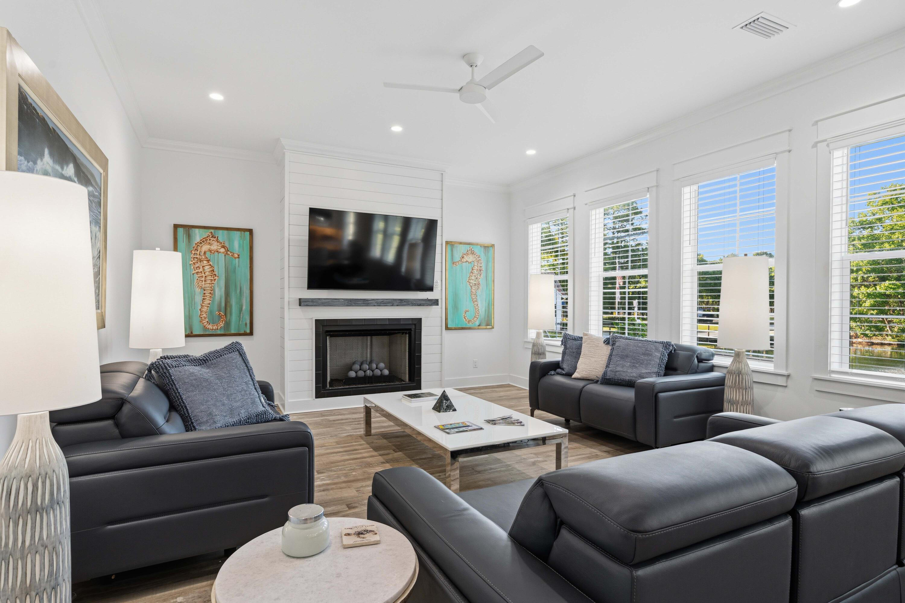 Image 2: 35ParadiseDr_12