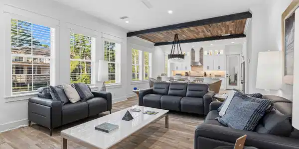 Image 3: 35ParadiseDr_15