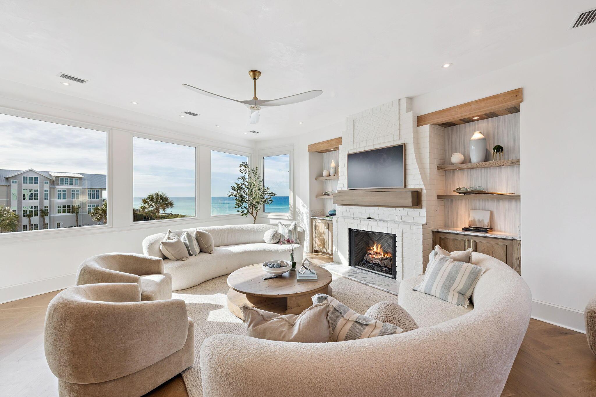 Image 3: Living Room