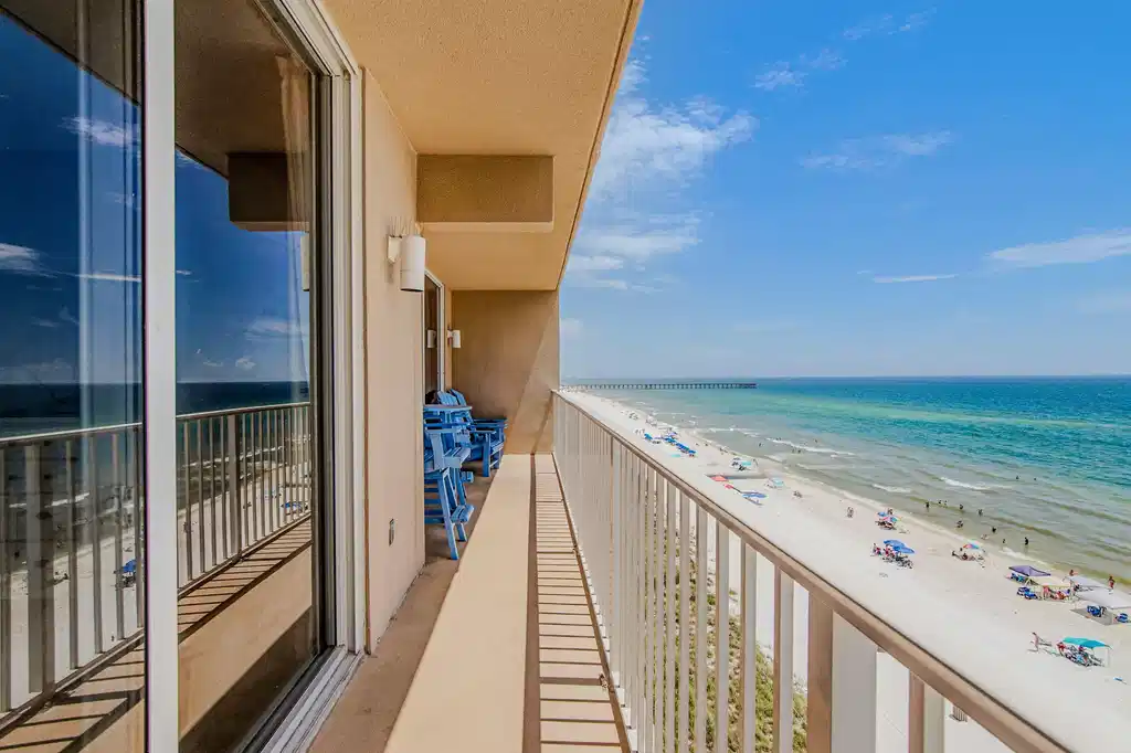 Image 1: Stunning Views!