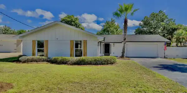 11 Lakeview Drive