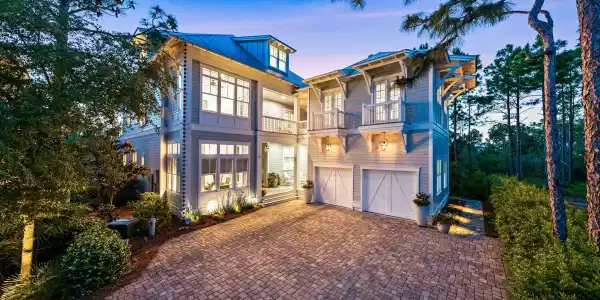 667 E Royal Fern Way