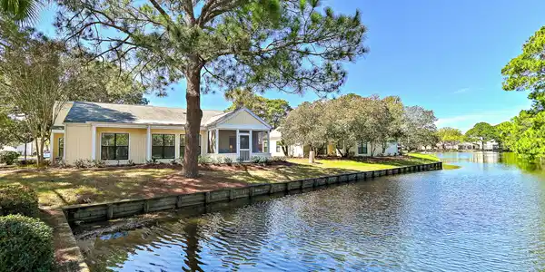 704 Sandpiper Drive