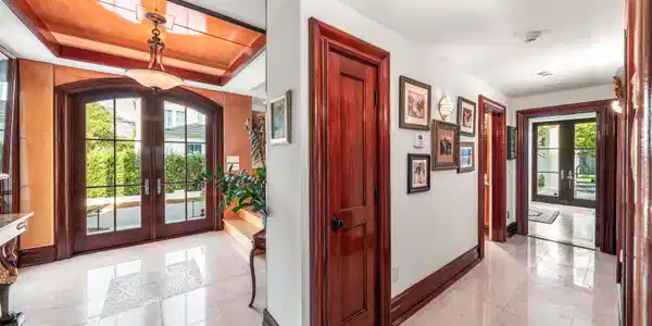 Image 4: Foyer & first floor
