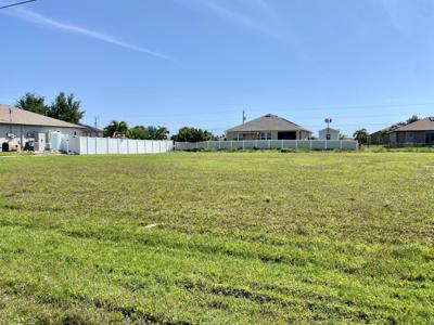 2036 NW 1st Ter