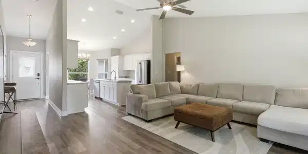 5624 Charter Circle