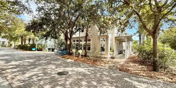 18 Eastern Lake Court