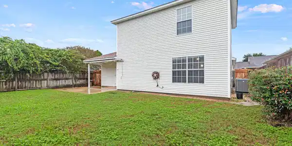 Image 2: 873 Van Dyke Dr