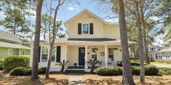 1317 E Ravens Run