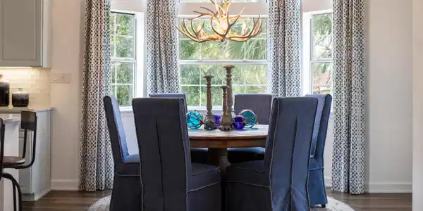 Image 4: Dining Area