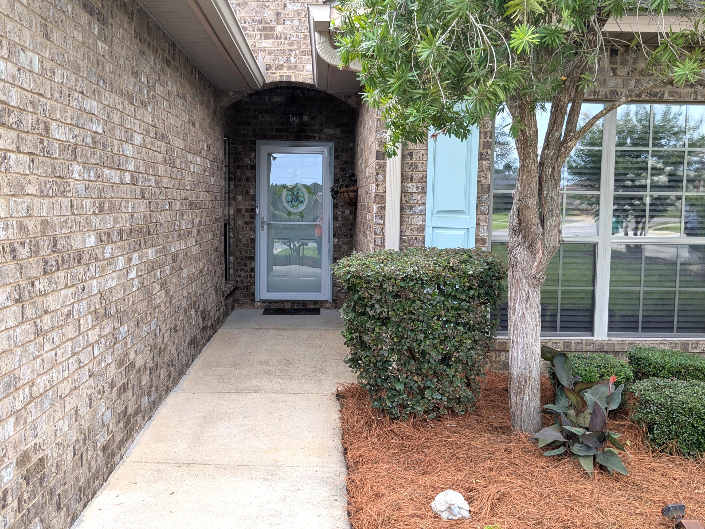 Image 4: 4-Front home