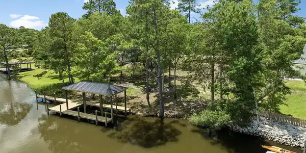 Image 3: Array_92WatersideLn-19