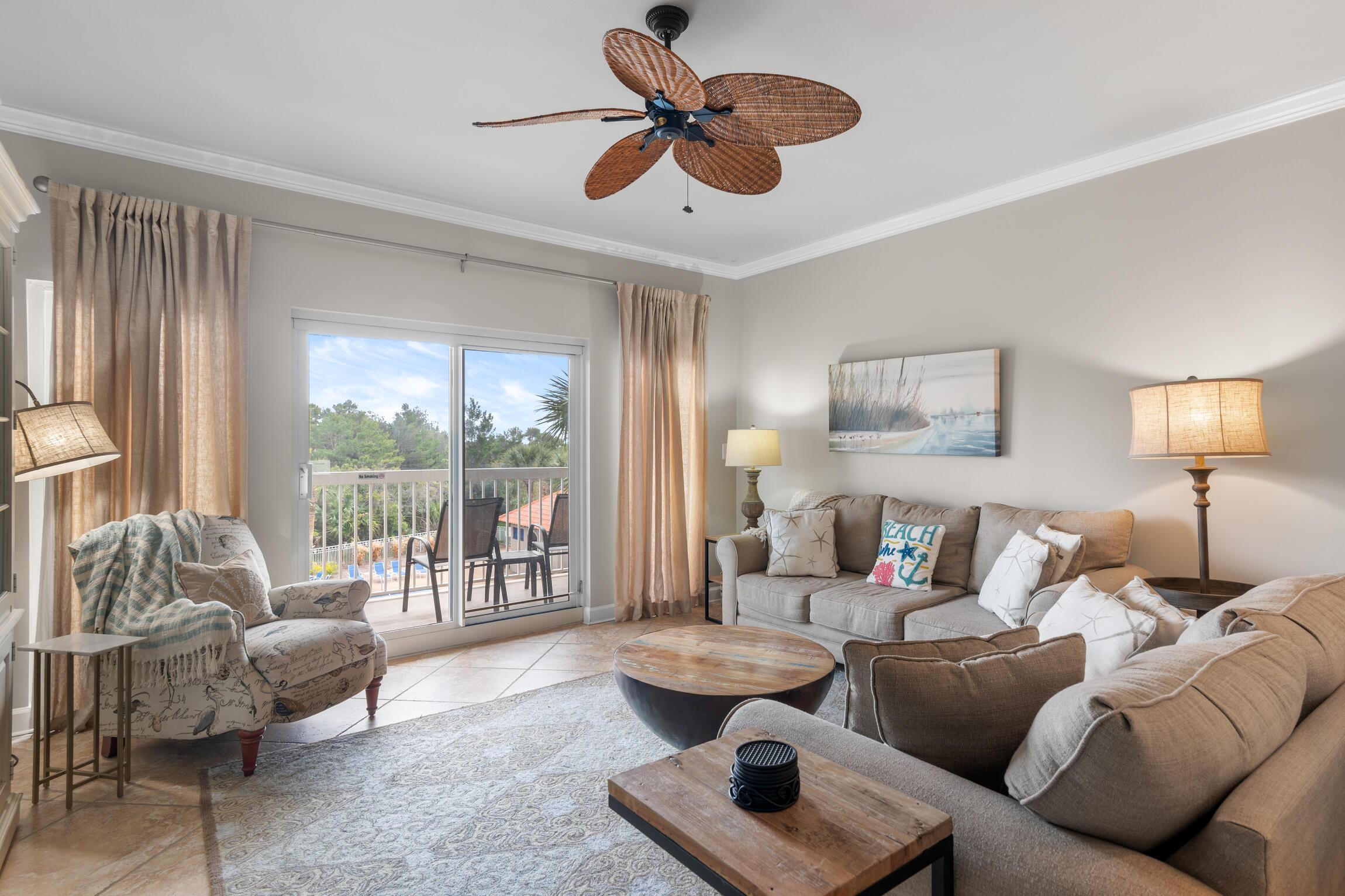Image 4: Living Room