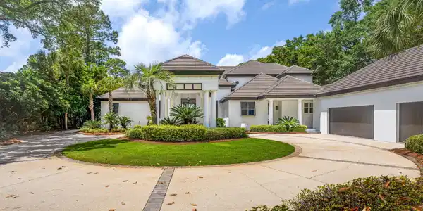 3023 Club Drive