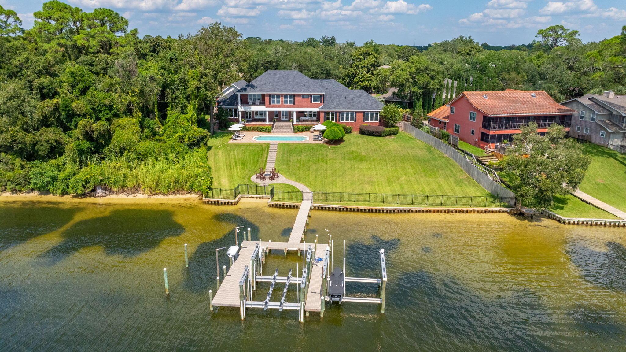 Image 2: 137-web-or-mls-15 Plantation Oaks Dr Aer