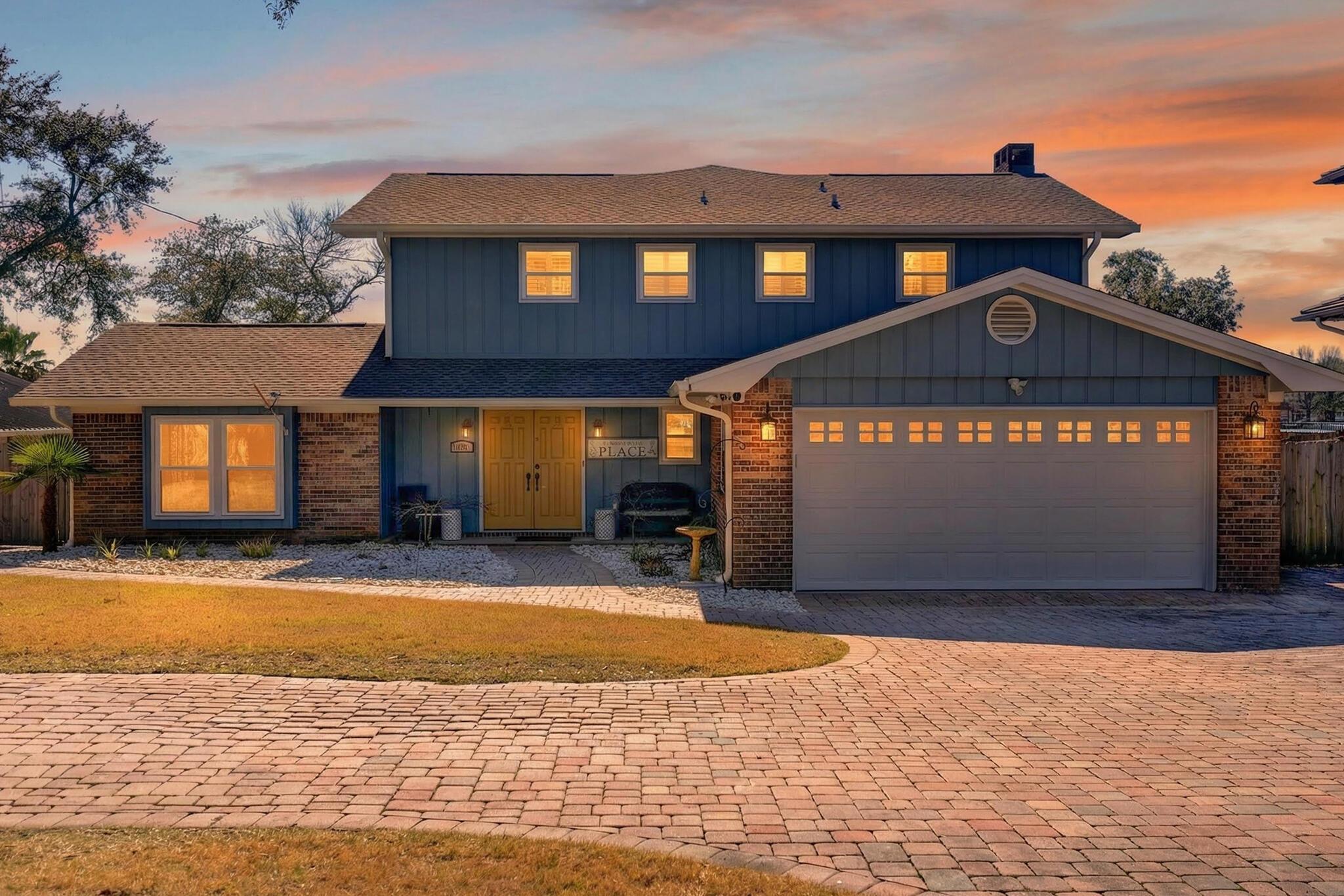 Image 3: 288LafitteCres-02