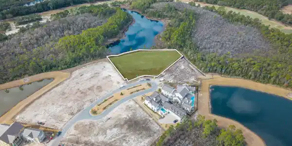 Image 4: Camp Creek Lot 52.53 outlined 4