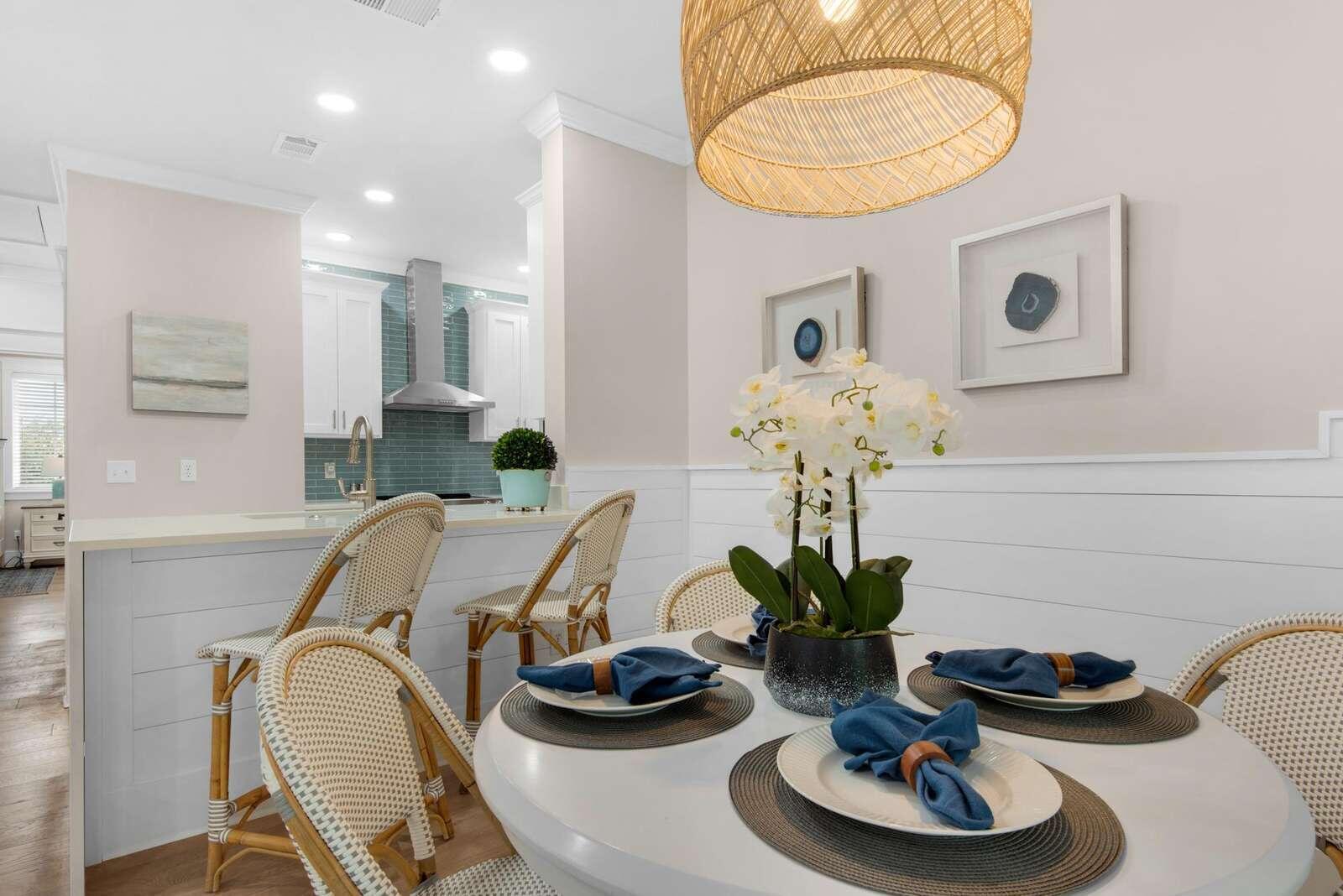 Image 3: dining