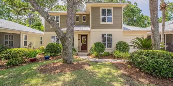 2021 Pine Island Circle