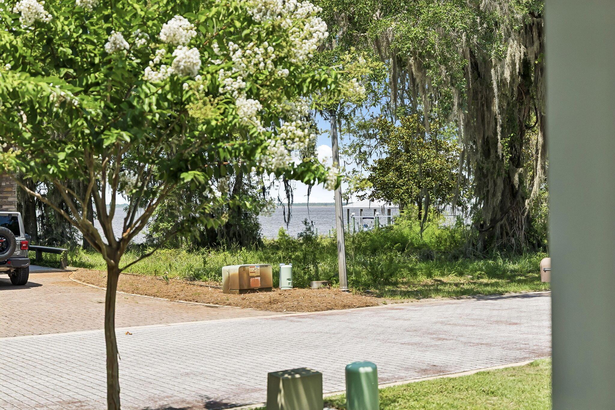 Image 4: Lot 2 E Mitchell Ave