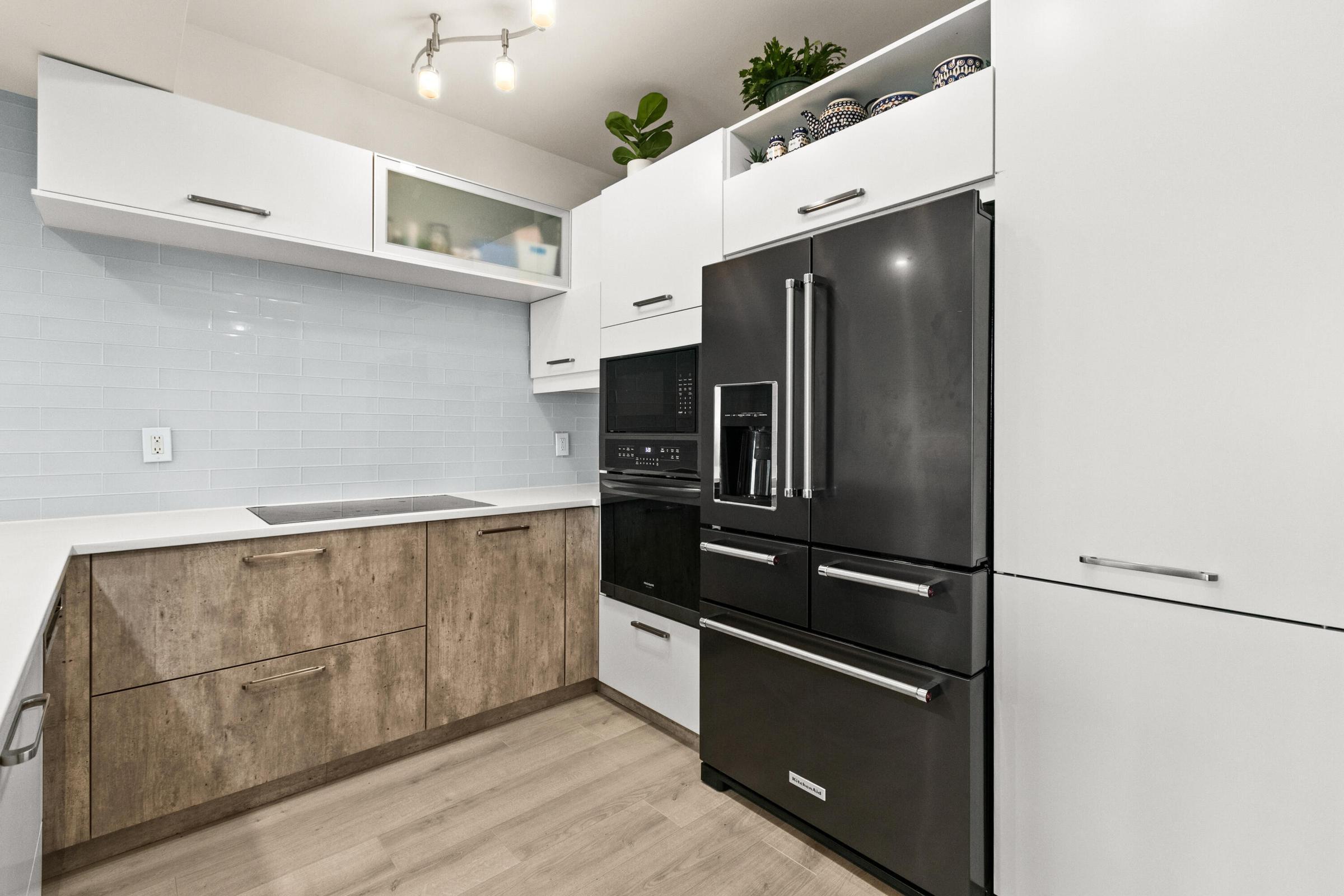Image 1: Kitchen 2712