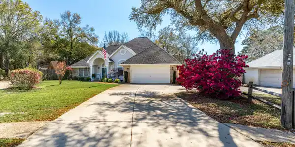221 ELLIOTT RD