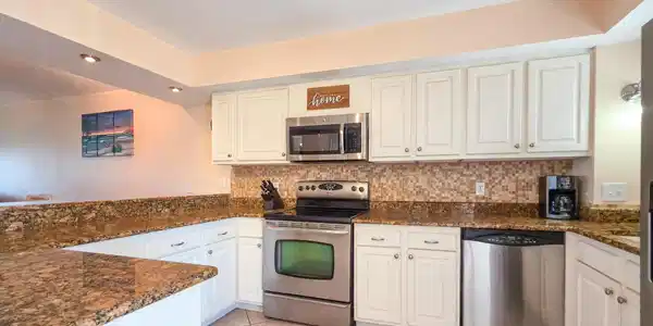 Image 2: Kitchen