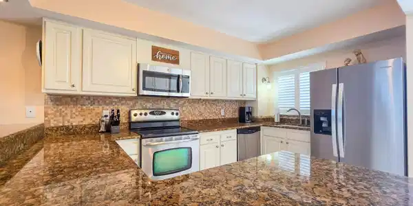 Image 3: Kitchen