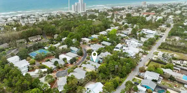 Image 2: 39DuneRosemaryCt-3