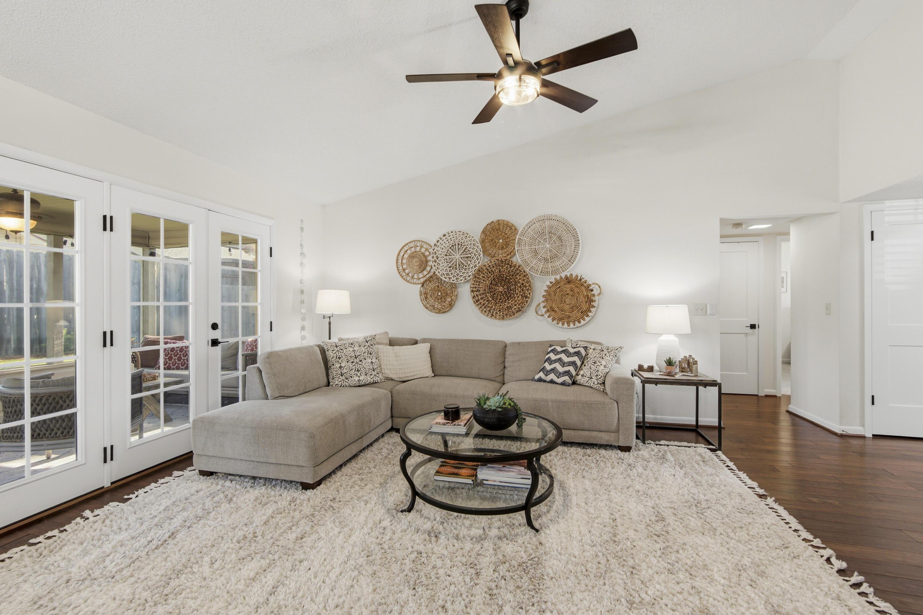 Image 2: 3793 Peachtree Way