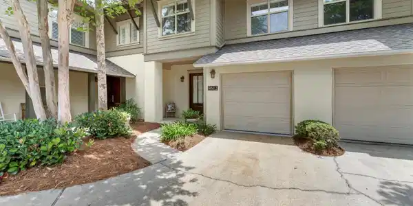 8612 Magnolia Bay Lane