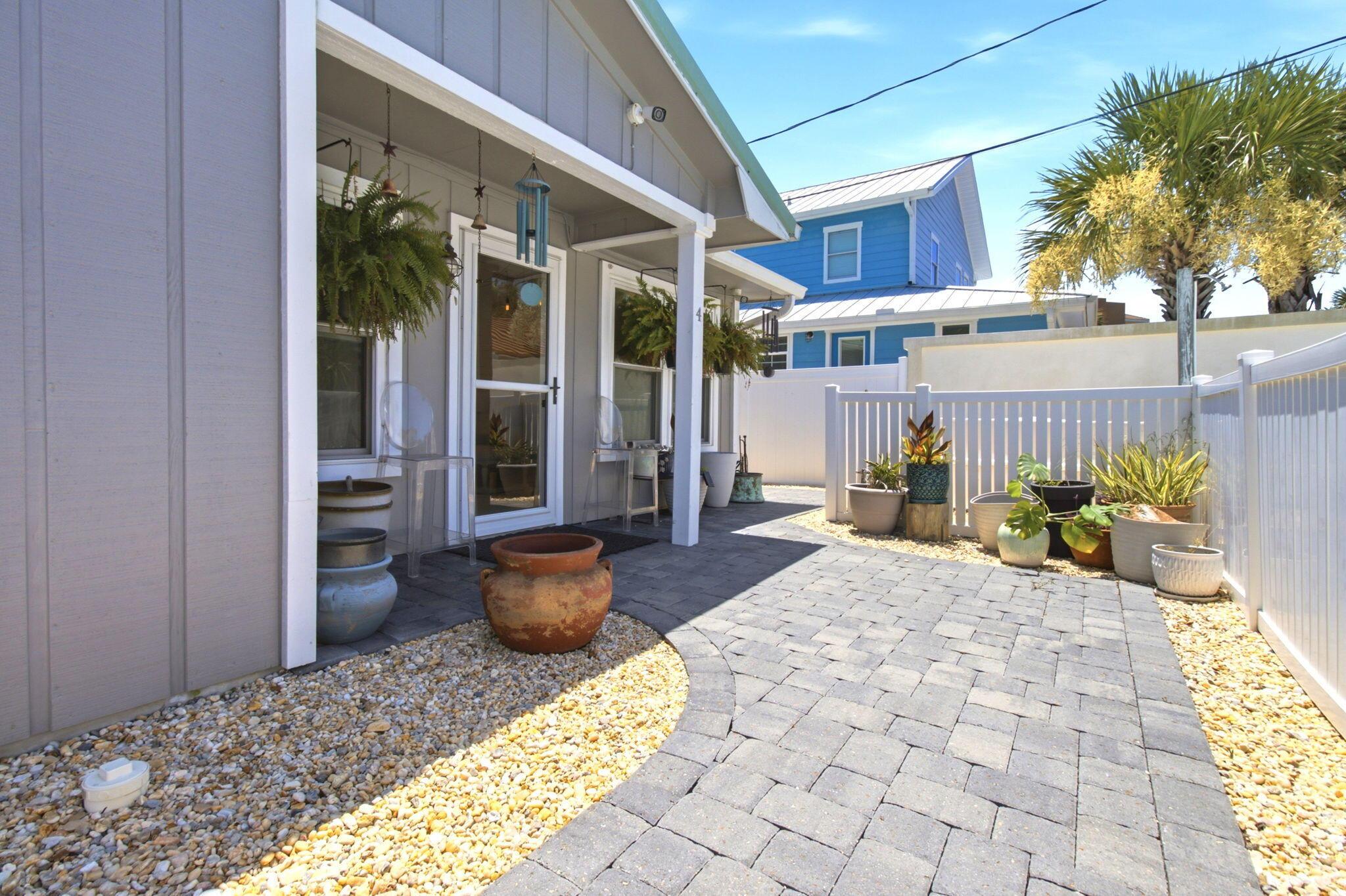Image 2: Gulf Crest Townhome Unit 4