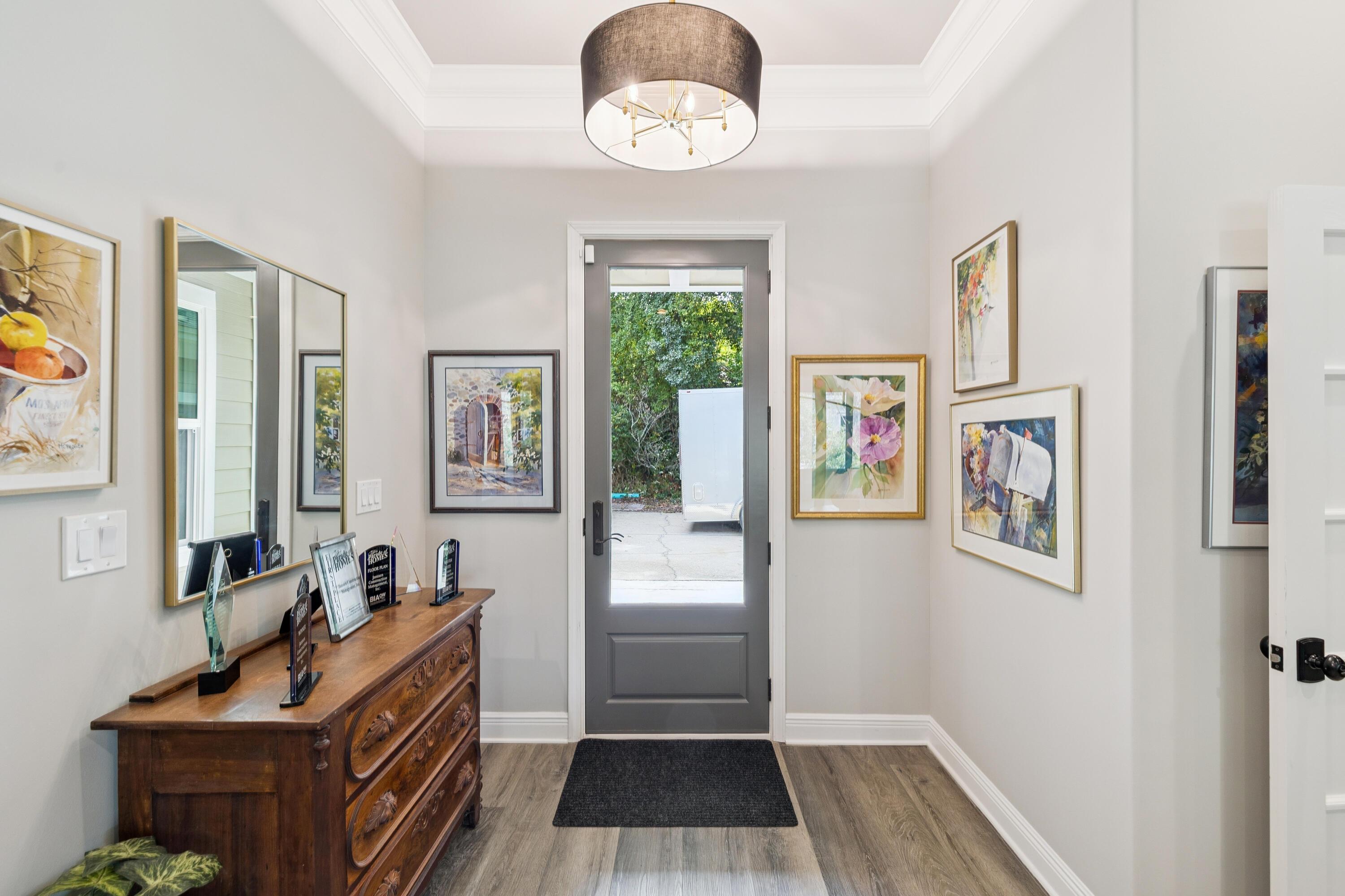 Image 3: Array_702BeachDr-117
