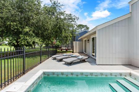 421 Linkside Drive