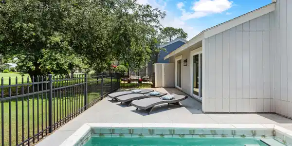 421 Linkside Drive