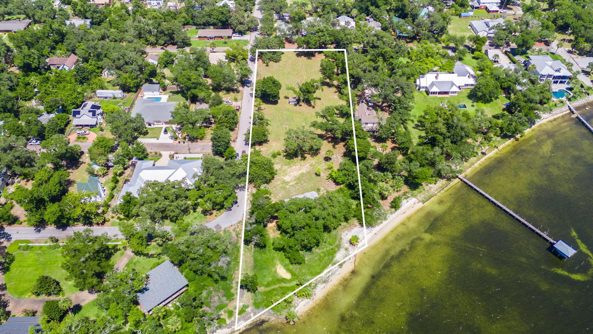 Image 3: 165' Water Frontage