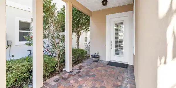 Image 3: Front Entrance