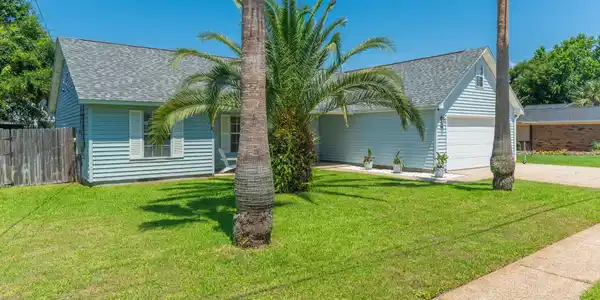 400 Primrose Circle