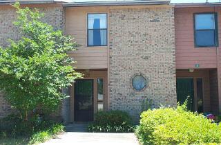 11 NW Poulton Drive