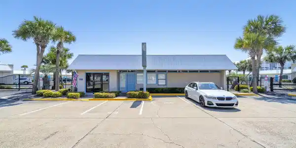 Image 2: 1-web-or-mls-DSC05219