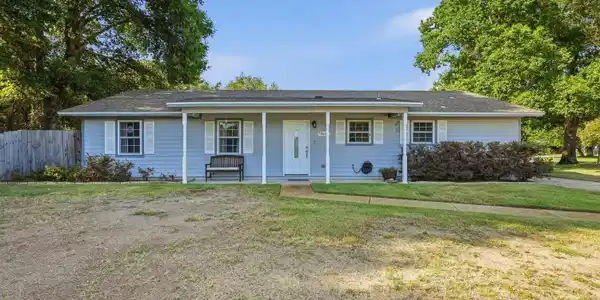 Image 2: Covered Front Porch