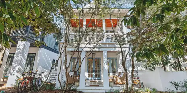 87 Bourne Lane