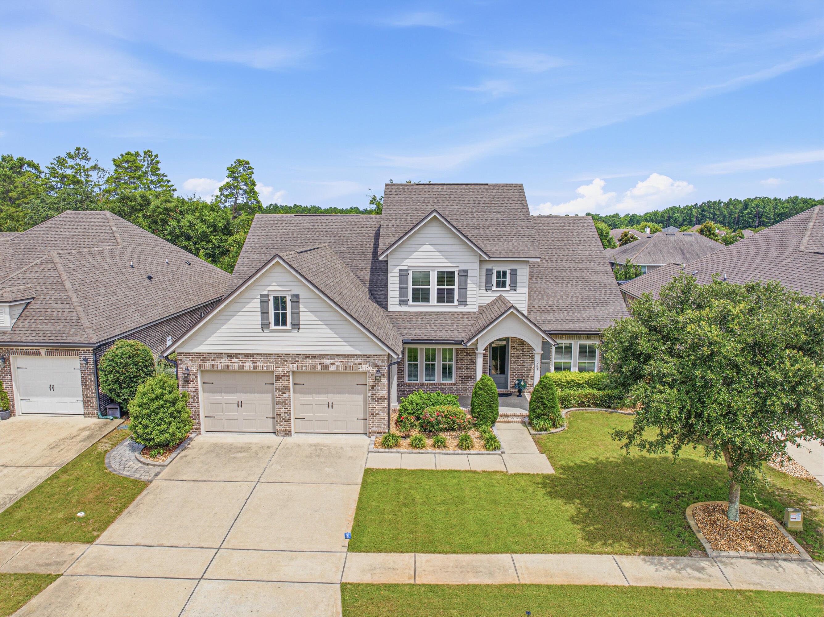 Image 2: Beautiful Curb Appeal