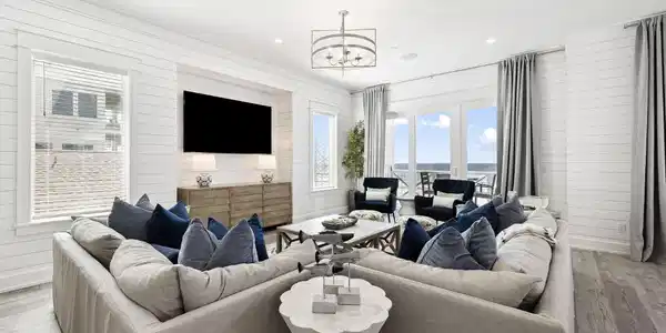 Image 3: Array_16525FrontBeachRd-46